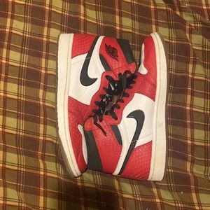 Used Into the spiderverse Jordan 1 size 8.5 (No box)
